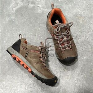 Keen Women Bryce Low Top Hiking Shoes Boots  US 5